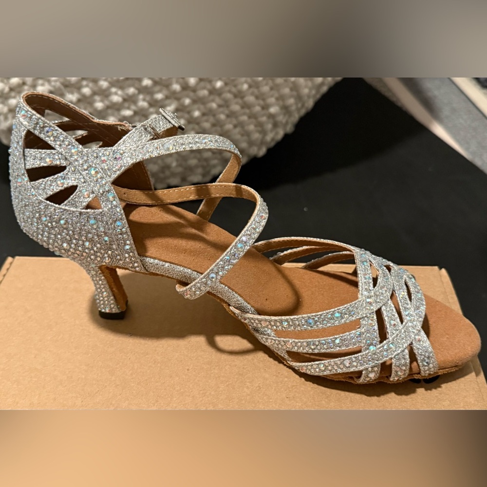 Sparkle Rhinestone Strap Heels
Ballroom Dance Shoes (NEW)
SILVER / Women sz 10